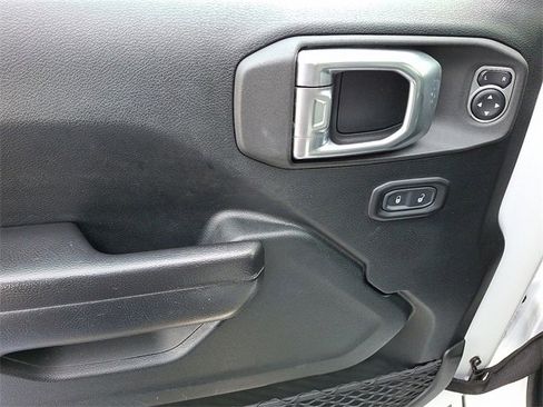 Used 2021 Jeep Wrangler Unlimited Sport image 12