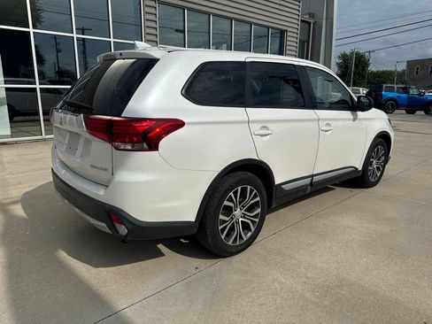 Used 2018 Mitsubishi Outlander ES FWD image 3