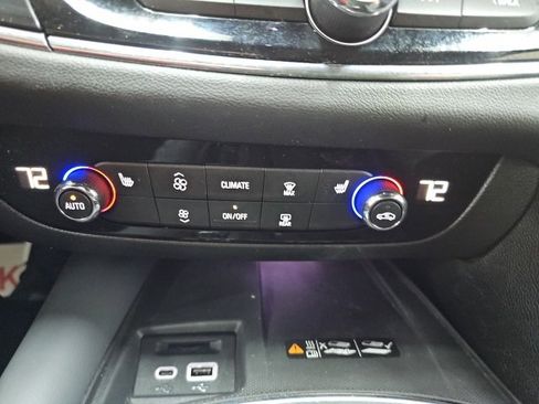 Used 2023 Buick Enclave Essence w/ Experience Buick Package image 9