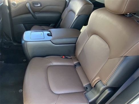 Used 2024 INFINITI QX80 Premium Select w/ Cargo Package image 18
