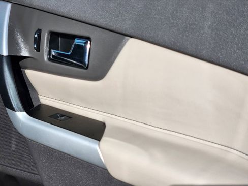 Used 2012 Ford Edge Limited image 19