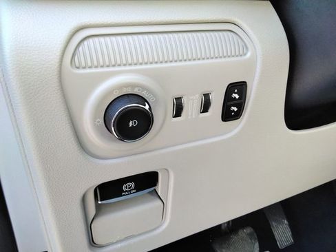 Used 2023 Jeep Wagoneer Series II w/ Premium Group I AWD/4WD image 28