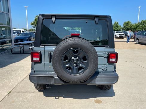 Used 2024 Jeep Wrangler Unlimited Sport AWD/4WD image 6