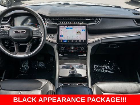 Used 2023 Jeep Grand Cherokee Limited w/ Black Appearance Package image 11