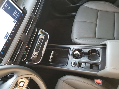 Used 2023 Lincoln Corsair w/ Equipment Group 101A image 25