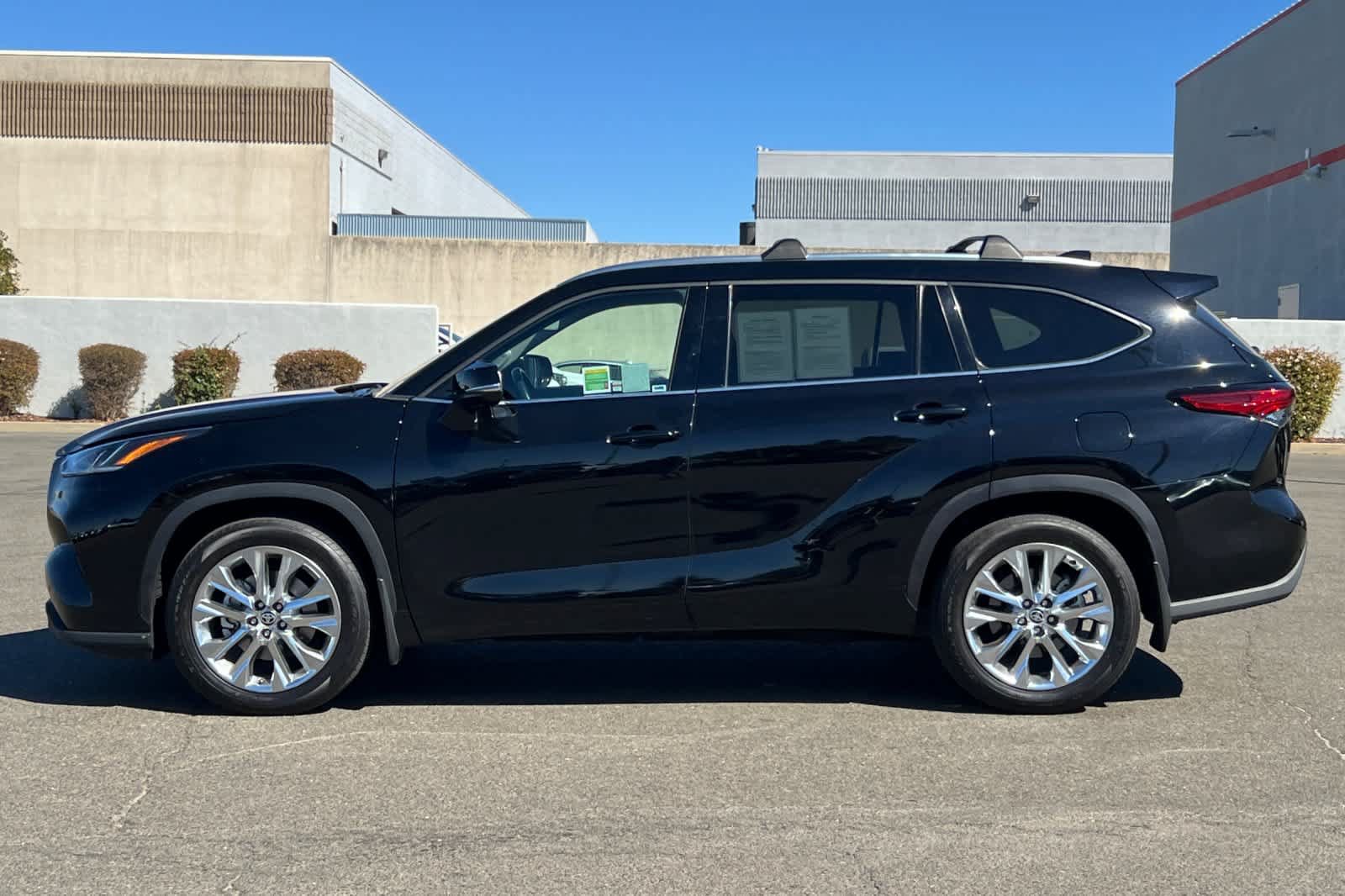 Used 2021 Toyota Highlander Limited AWD/4WD image 9