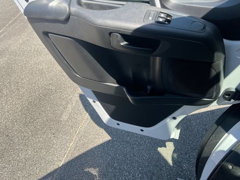 Used 2025 RAM ProMaster 2500 w/ U-Haul Equipment Group FWD image 12