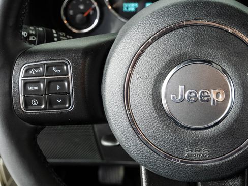 Used 2018 Jeep Wrangler Unlimited Sport w/ Connectivity Group AWD/4WD image 9