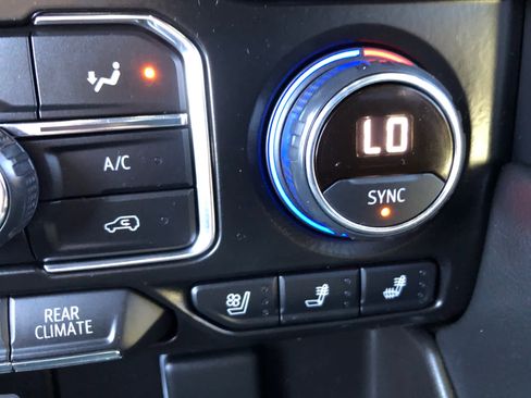 Used 2021 Chevrolet Tahoe High Country w/ Premium Package image 25