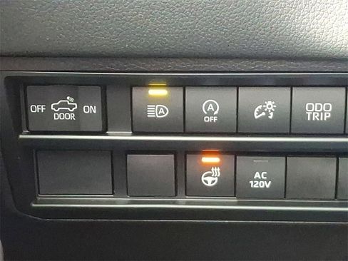 Used 2024 Toyota Tundra Limited image 23