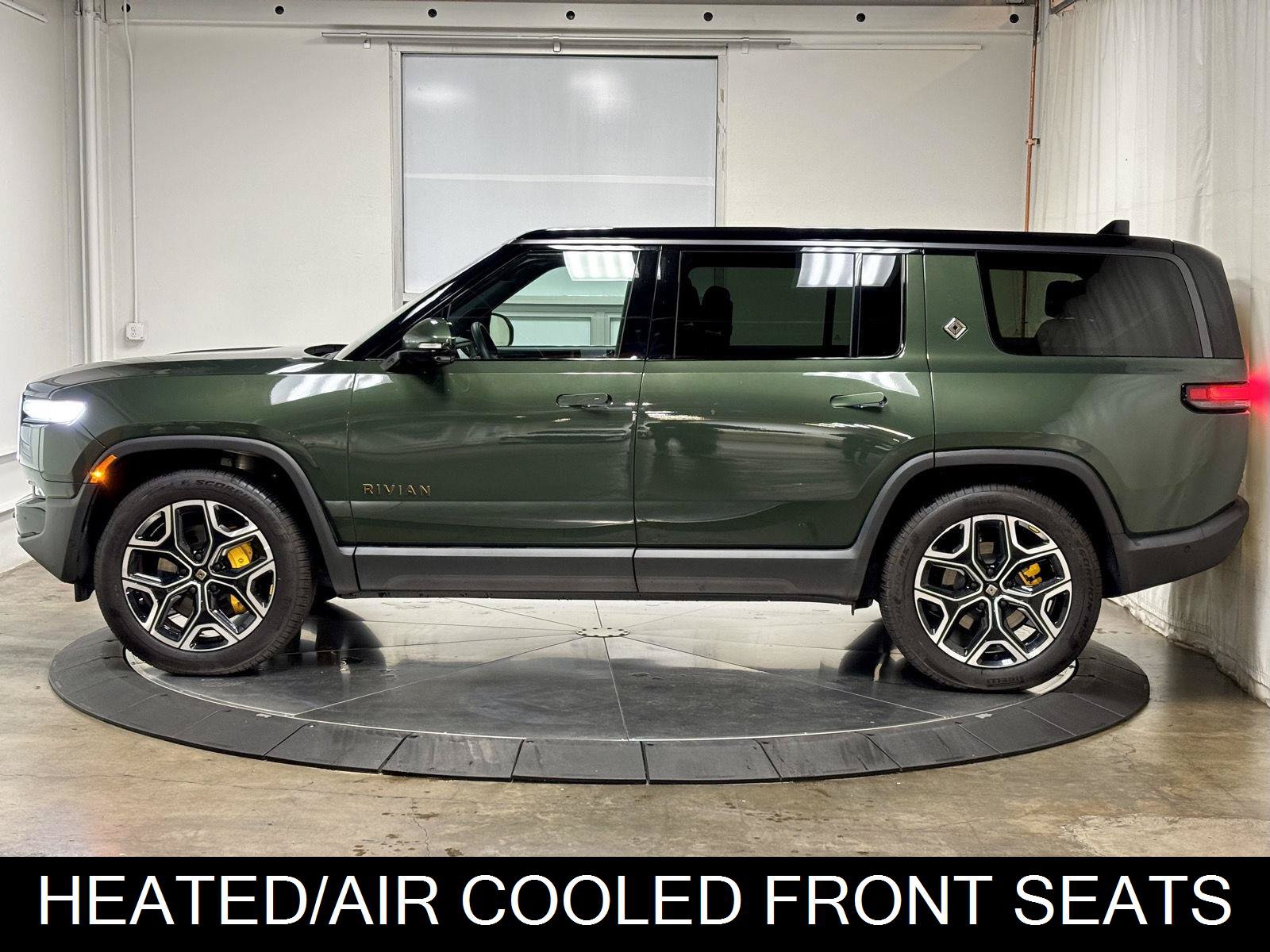 Used 2025 Rivian R1S Premium Dual AWD/4WD image 6