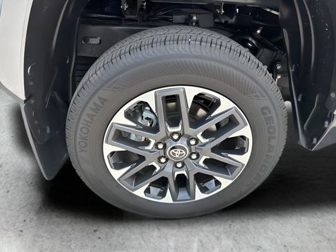 Used 2025 Toyota Tundra Limited AWD/4WD image 52