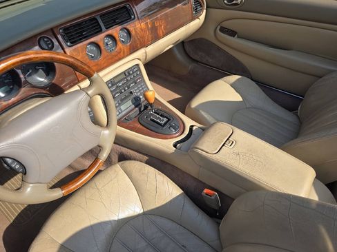 Used 2000 Jaguar XK8 Convertible RWD image 20