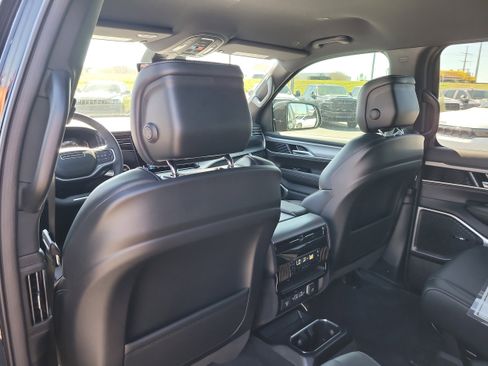 New 2026 Jeep Grand Wagoneer L Limited AWD/4WD image 12
