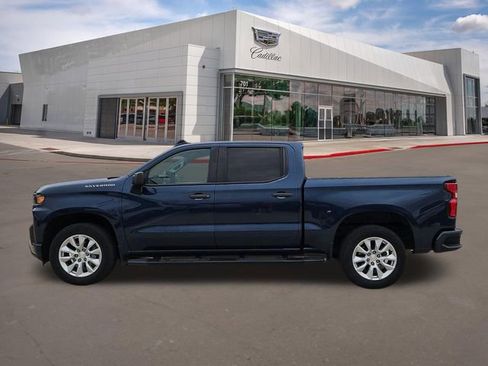 Used 2020 Chevrolet Silverado 1500 Custom w/ Custom Value Package image 3