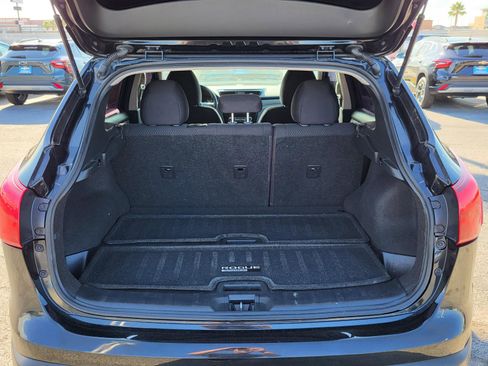 Used 2019 Nissan Rogue Sport S image 12