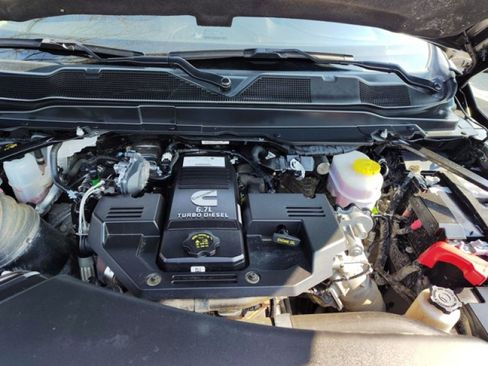 Used 2024 RAM 2500 Laramie w/ Safety Group AWD/4WD image 9