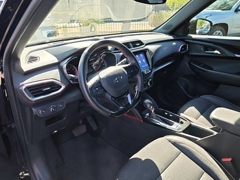 Used 2022 Chevrolet TrailBlazer RS w/ Technology Package FWD image 19