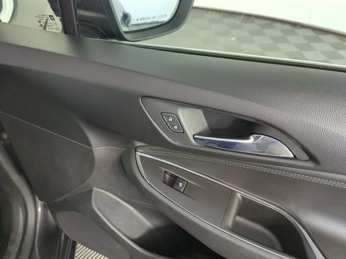 Used 2017 Chevrolet Cruze Premier FWD image 32