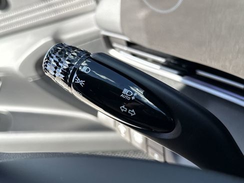 Used 2025 Hyundai Elantra SEL w/ Cargo Package image 23