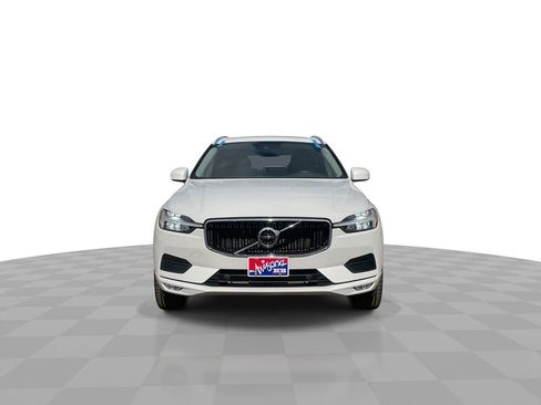 Used 2021 Volvo XC60 T5 Momentum w/ Premium Package image 3
