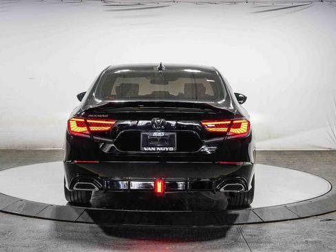 Used 2022 Honda Accord Sport image 3