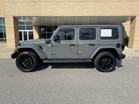 Used 2022 Jeep Wrangler Unlimited Sahara w/ Cold Weather Group AWD/4WD image 1