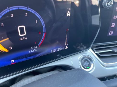 Used 2025 Chevrolet Trax LT image 39