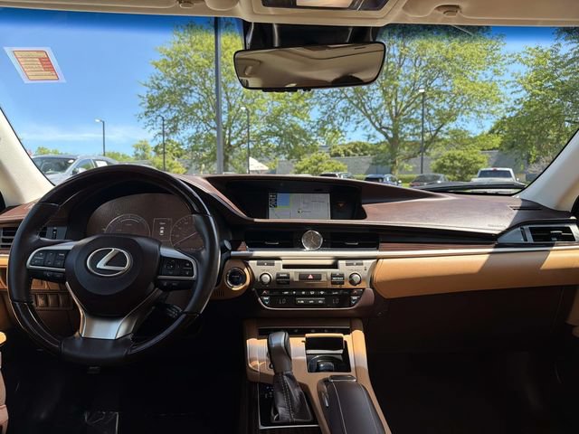 Used 2018 Lexus ES 300h FWD image 15