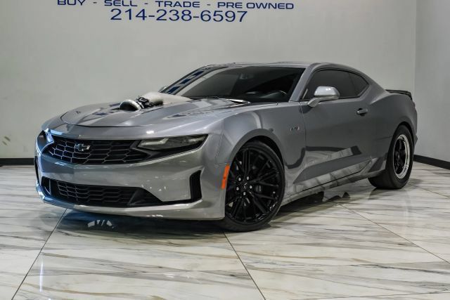 Used 2021 Chevrolet Camaro LT RWD image 2
