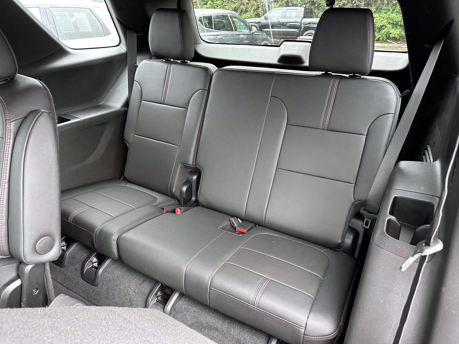 Used 2023 Chevrolet Traverse RS AWD/4WD image 14