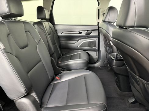 Used 2025 Kia Telluride S image 14