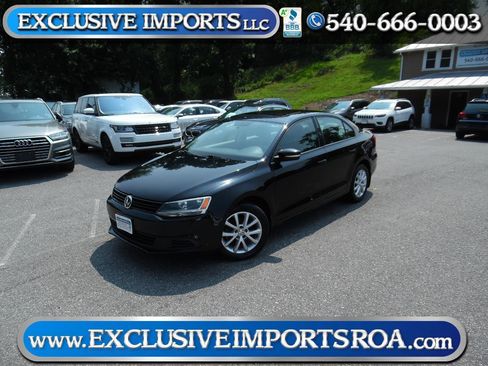 Used 2011 Volkswagen Jetta SE FWD image 1
