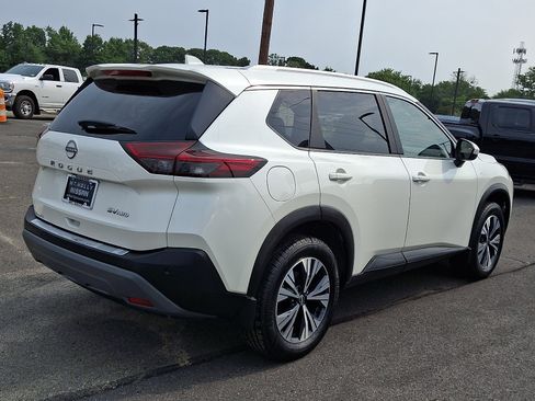 Certified 2023 Nissan Rogue SV w/ SV Premium B Package AWD/4WD image 7