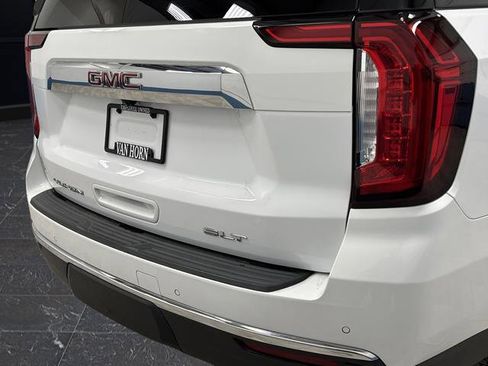 Used 2022 GMC Yukon SLT w/ SLT Premium Package image 37