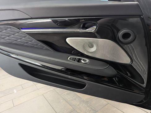 Used 2025 Aston Martin DB12 Coupe image 16