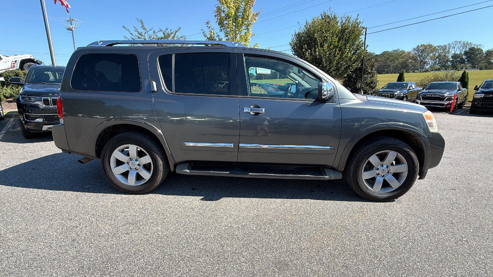 Used 2010 Nissan Armada Titanium AWD/4WD image 7