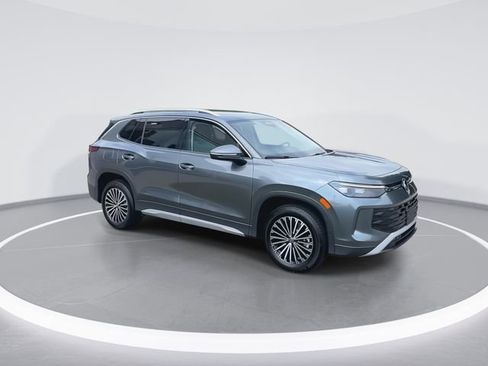 New 2025 Volkswagen Tiguan S image 2