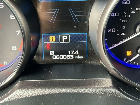 Used 2015 Subaru Outback 3.6R Limited image 31