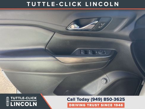 Used 2019 GMC Acadia SLT w/ Black Edition FWD image 28