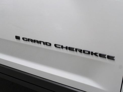 New 2026 Jeep Grand Cherokee Altitude AWD/4WD image 36