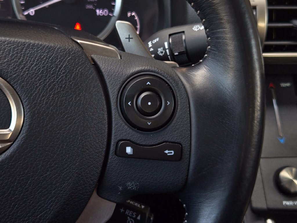 Used 2016 Lexus IS 200t RWD image 23