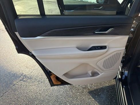 Used 2025 Jeep Grand Cherokee L Limited w/ Trailer Tow Package image 15