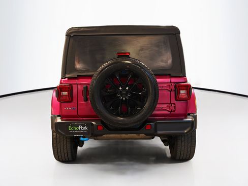 Used 2022 Jeep Wrangler Sahara image 7