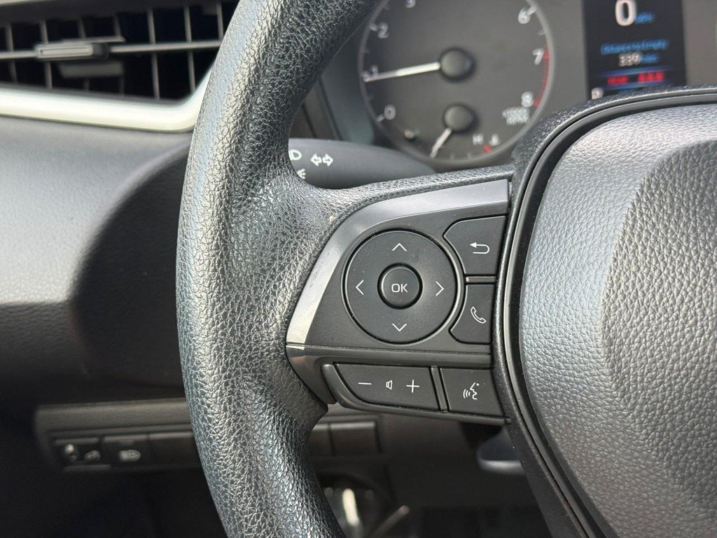 Used 2025 Toyota Corolla LE FWD image 23