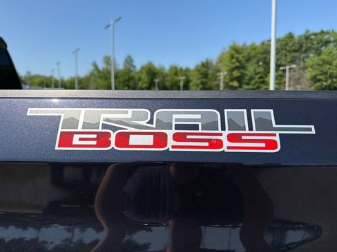 Used 2022 Chevrolet Silverado 1500 LT Trail Boss w/ Protection Package AWD/4WD image 6