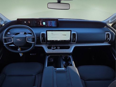 New 2025 Ford Expedition Active image 13