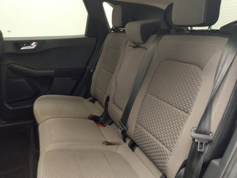 Used 2020 Ford Escape SE image 18