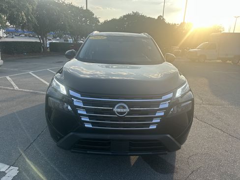 Certified 2024 Nissan Rogue SV w/ SV Premium Package FWD image 2