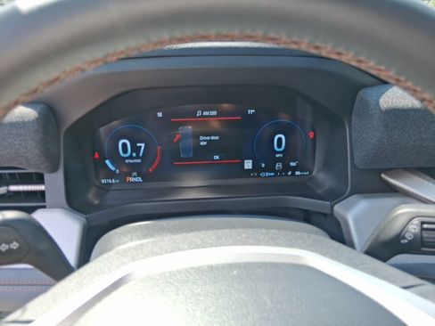 Used 2025 Ford Explorer Active AWD/4WD image 12